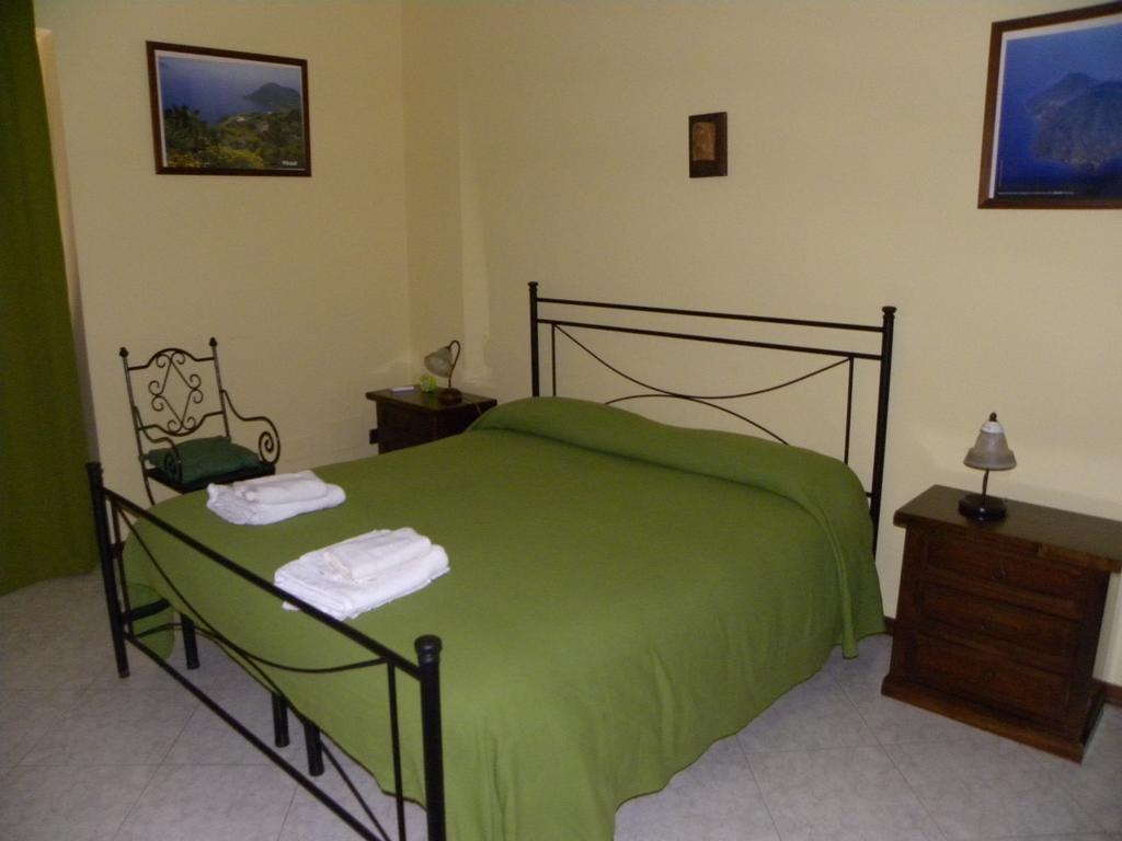 Case Vacanze Albamarina Lipari  Chambre photo